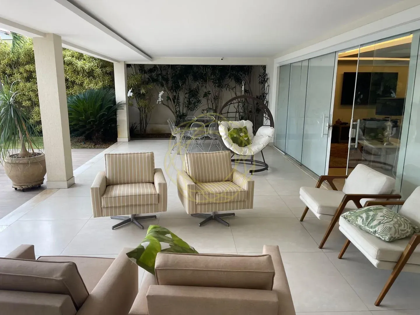 Triplex house with 5 bedrooms and 900 m² — photo 36