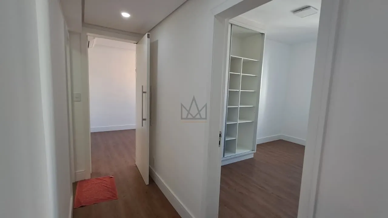 Apartment on the 6th floor with a home office — photo 16
