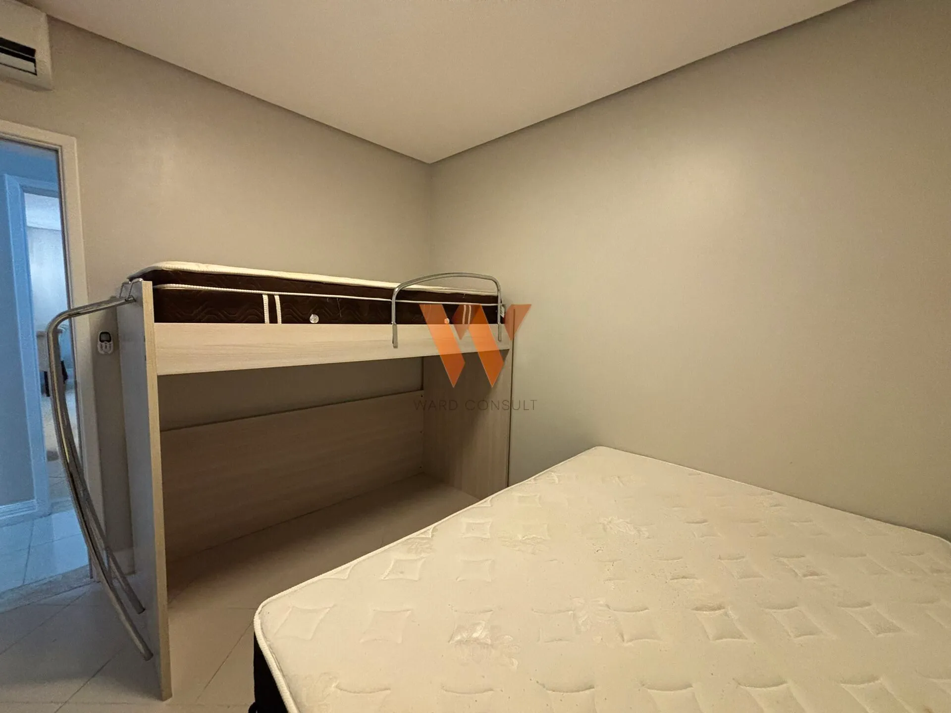 Furnished apartment with 3 en-suites and 236 m² — photo 32
