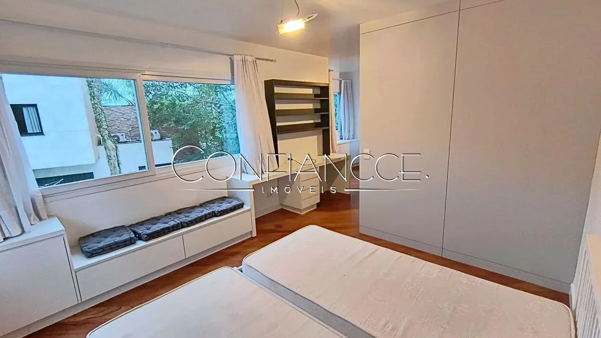 Casa em condomínio fechado com 5 quartos e 370 m² — photo 34