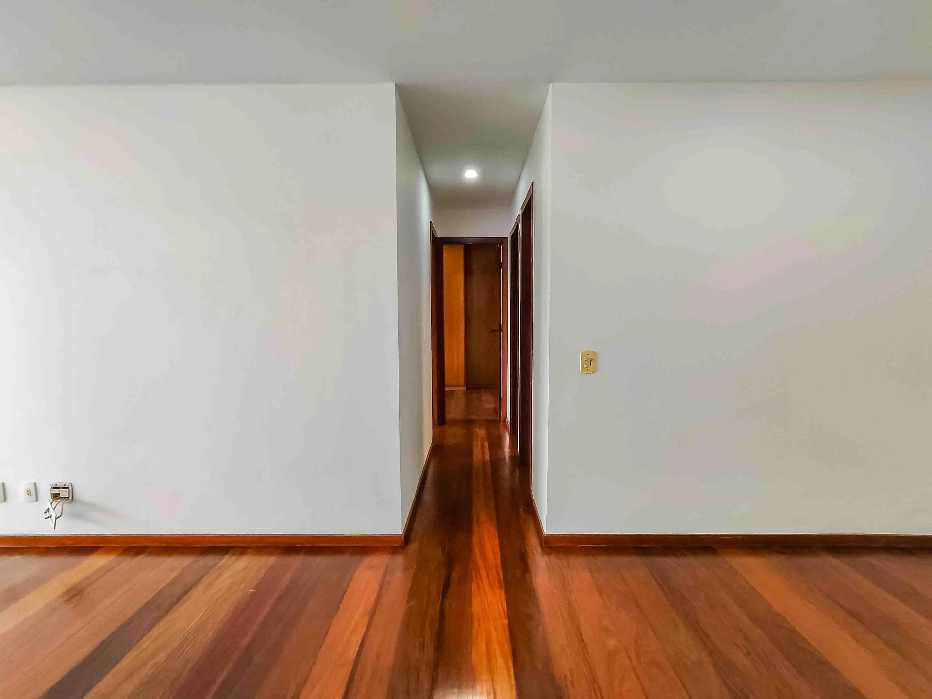 Apartamento sem mobília com 3 quartos e área de lavanderia — photo 38