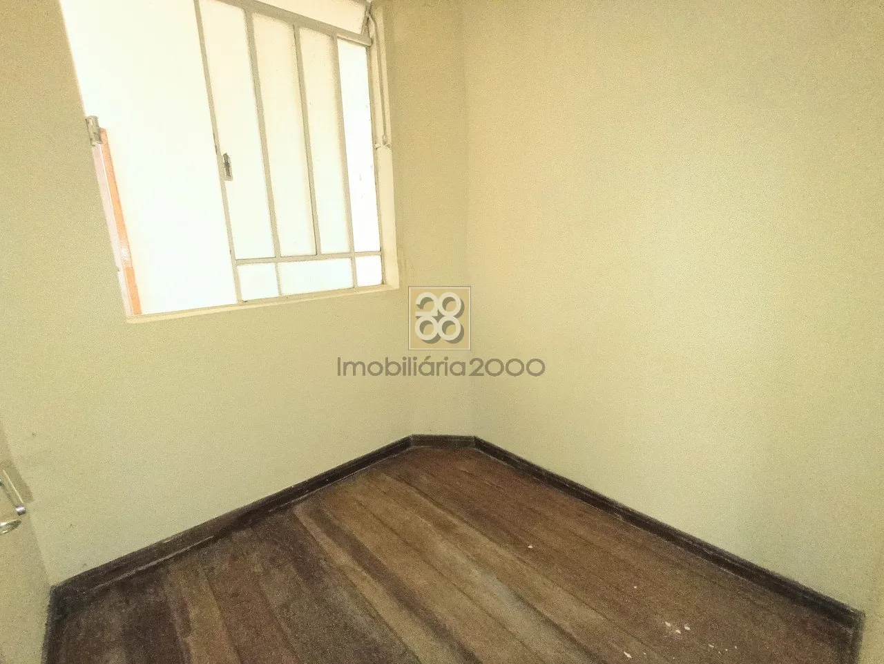 Wood or laminate floors in a 2-bedroom apartment, 71 m² — photo 10