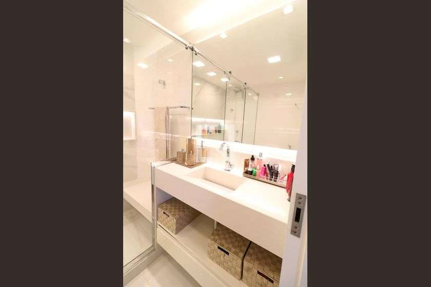 Furnished house with 5 en-suite bedrooms and open kitchen — photo 28