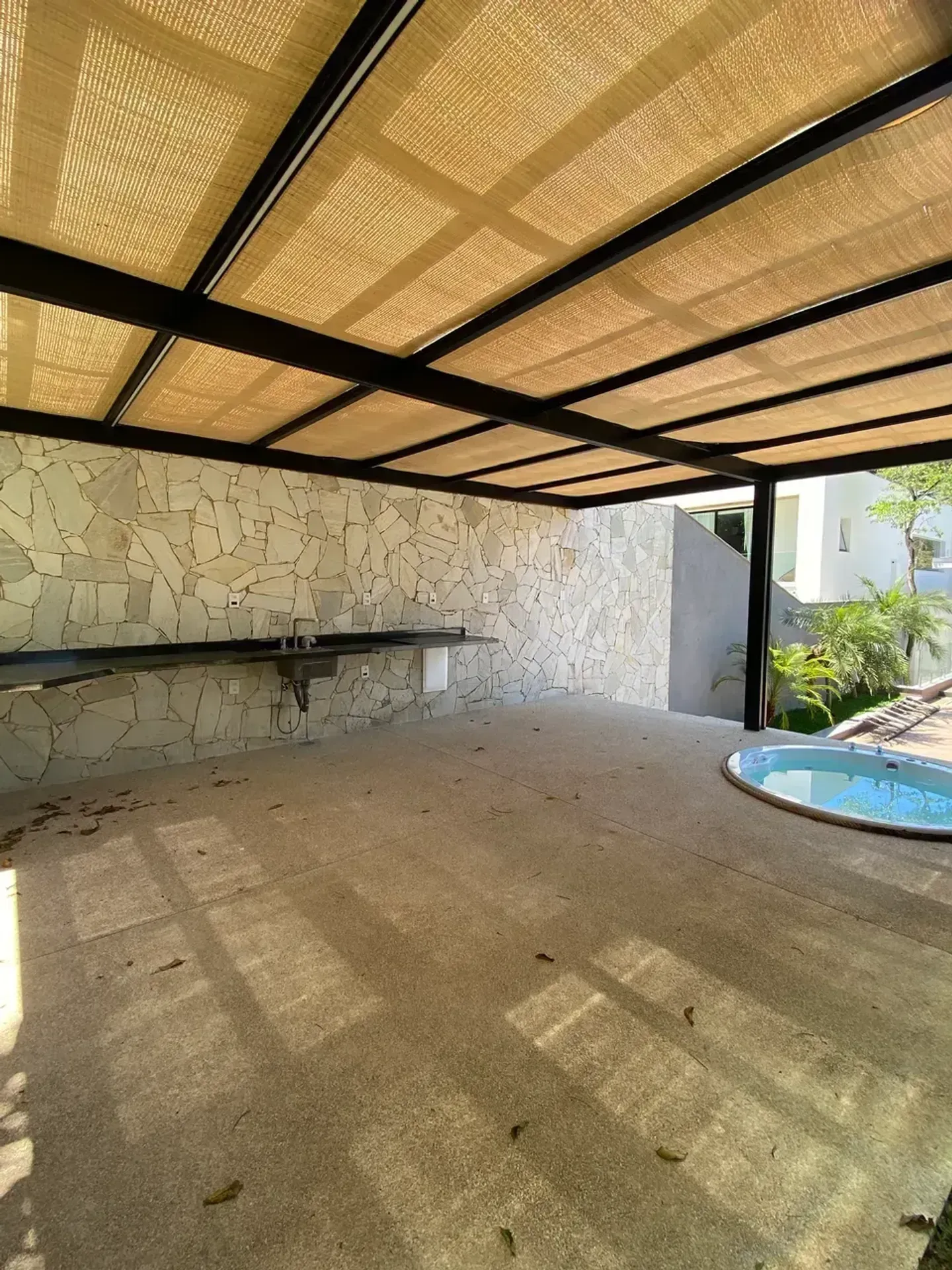 Unfurnished house with 5 bedrooms and 5 bathrooms — photo 37