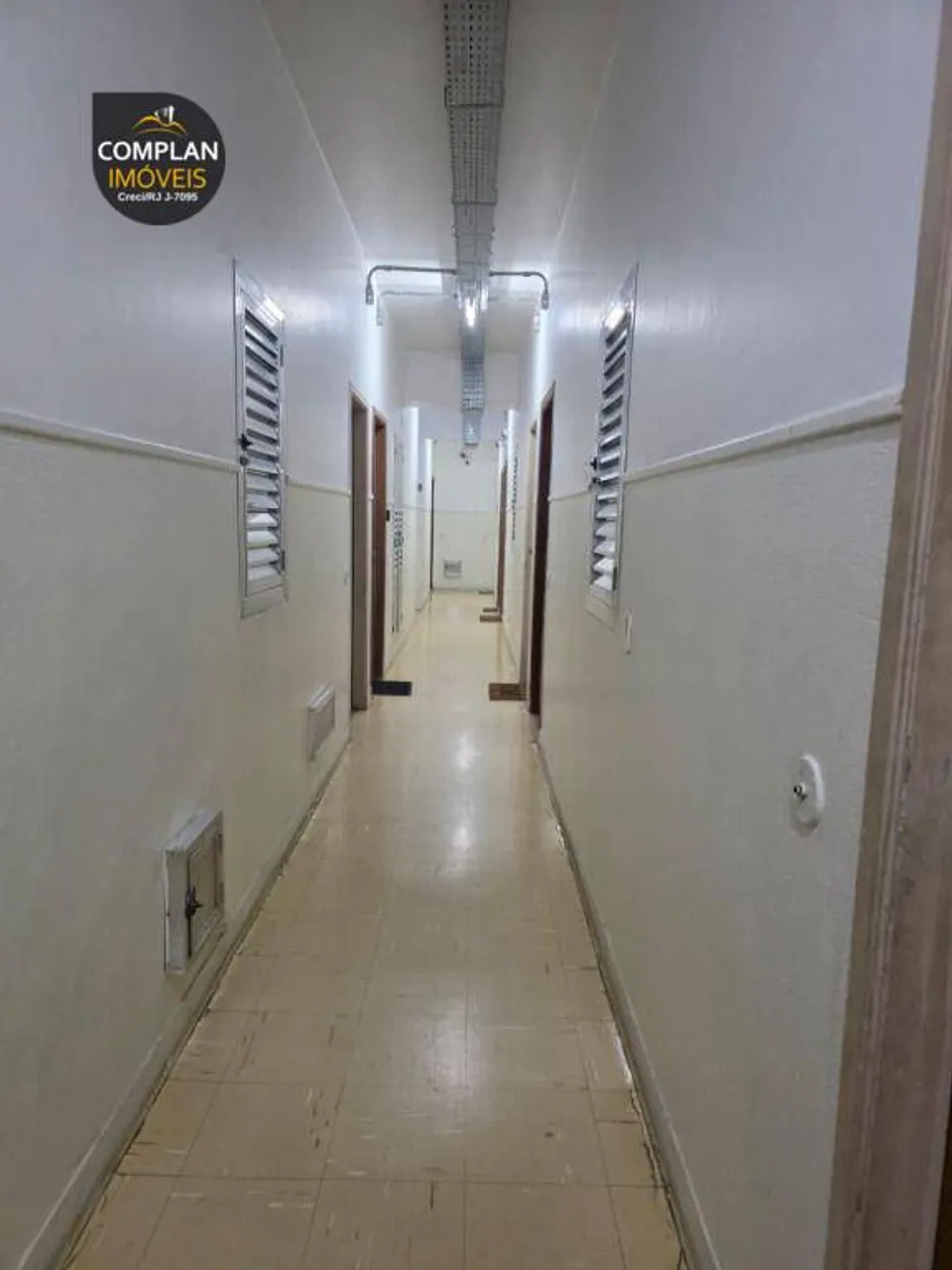 1-bedroom apartment with compact kitchenette and 30 m² — photo 11