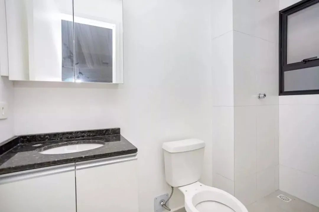 1-bedroom apartment with open-plan kitchen, 50 m² — photo 11