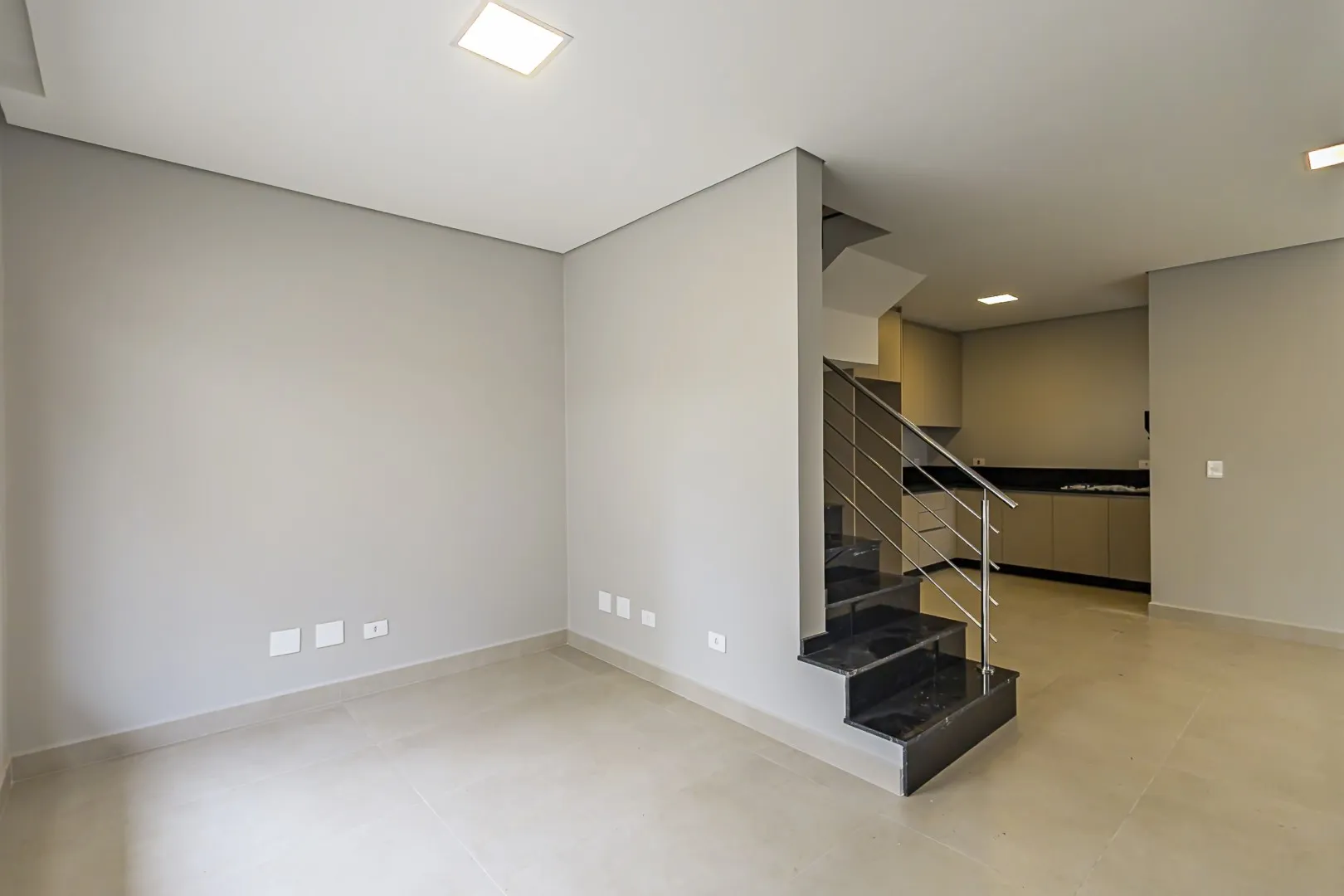 House with 3 bedrooms, 3 baths and 2 parking spots — photo 4
