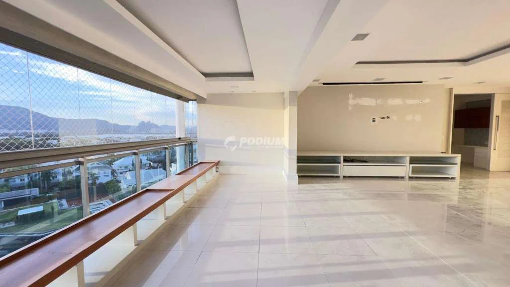 Apartment with 4 en-suite bedrooms and 260 m² plus balcony — photo 7