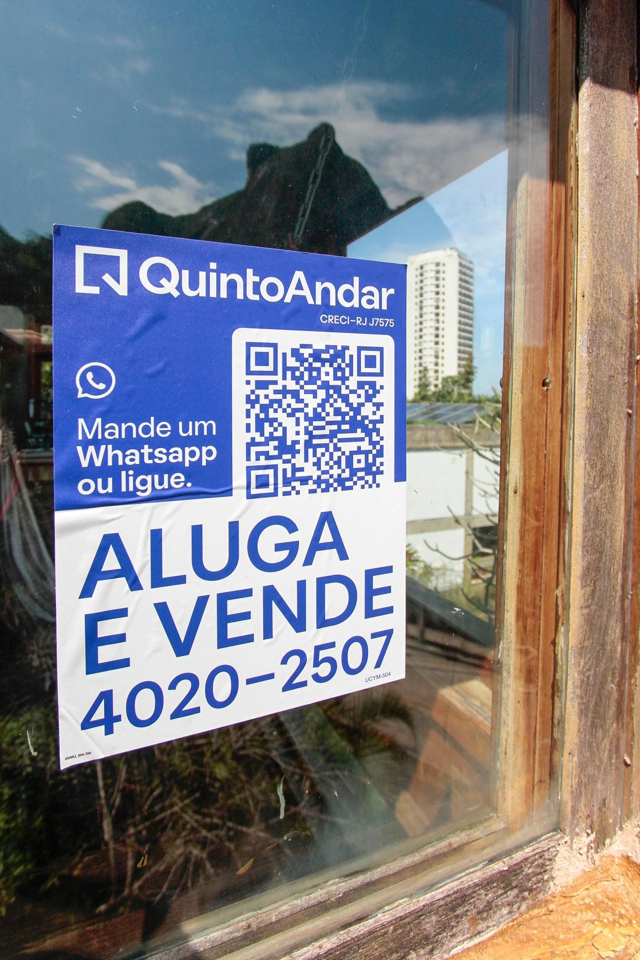 Apartamento de 109 m² com banheira e janelas do piso ao teto — photo 28