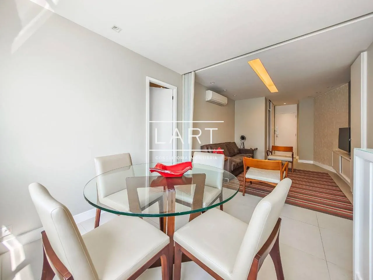 Furnished 1-bedroom apartment with 2 bathrooms — photo 14