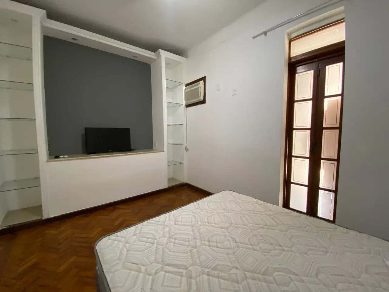 Walk-in closet in a 3-bedroom apartment, 153 m² — photo 12