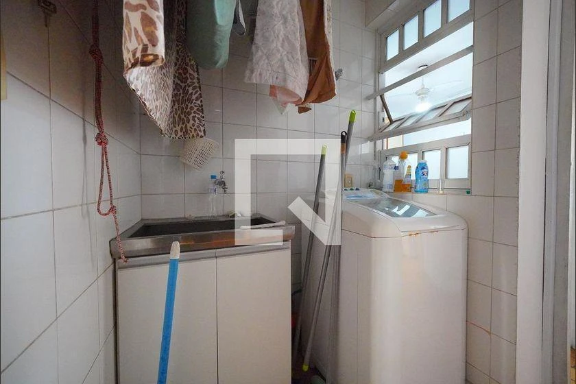 Furnished house with 4 bedrooms and 209 m², 3 bathrooms — photo 32