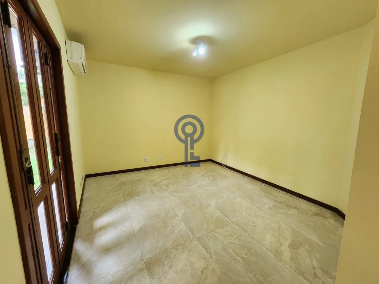 Condo house with 4 bedrooms and a private garden — photo 37