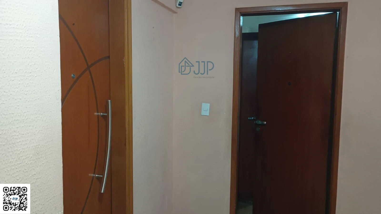 Unfurnished apartment with a balcony and 2 bedrooms — photo 11
