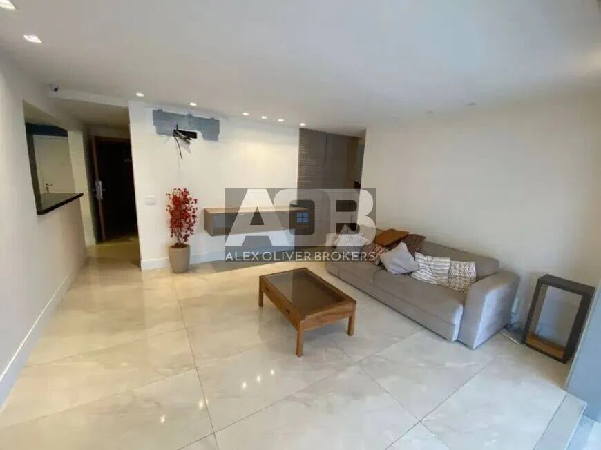 Furnished duplex penthouse with 4 bedrooms and 210 m² — photo 17