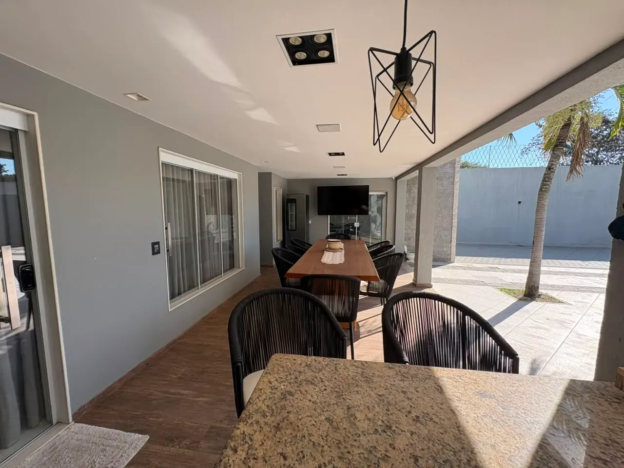 Furnished 266 m² house with 6 bedrooms and balcony grill — photo 23