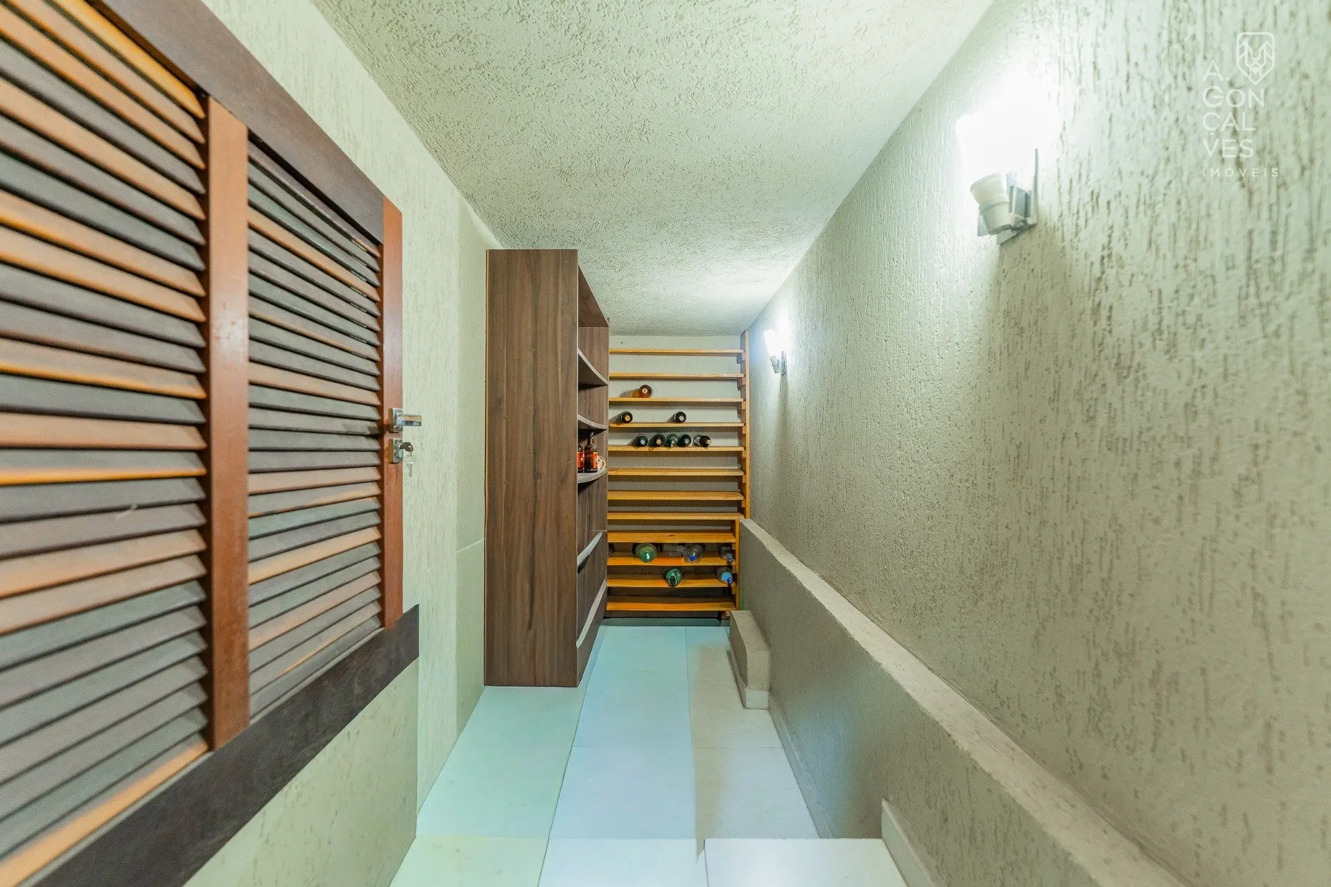 House with 4 bedrooms, 4 bathrooms and air conditioning — photo 40