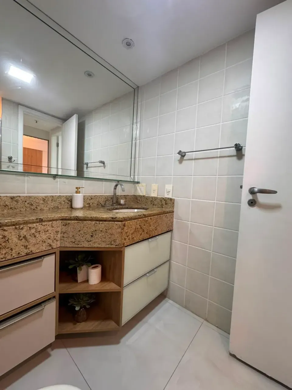 Furnished 2-bedroom apartment with 1 bathroom and 2 parking — photo 4
