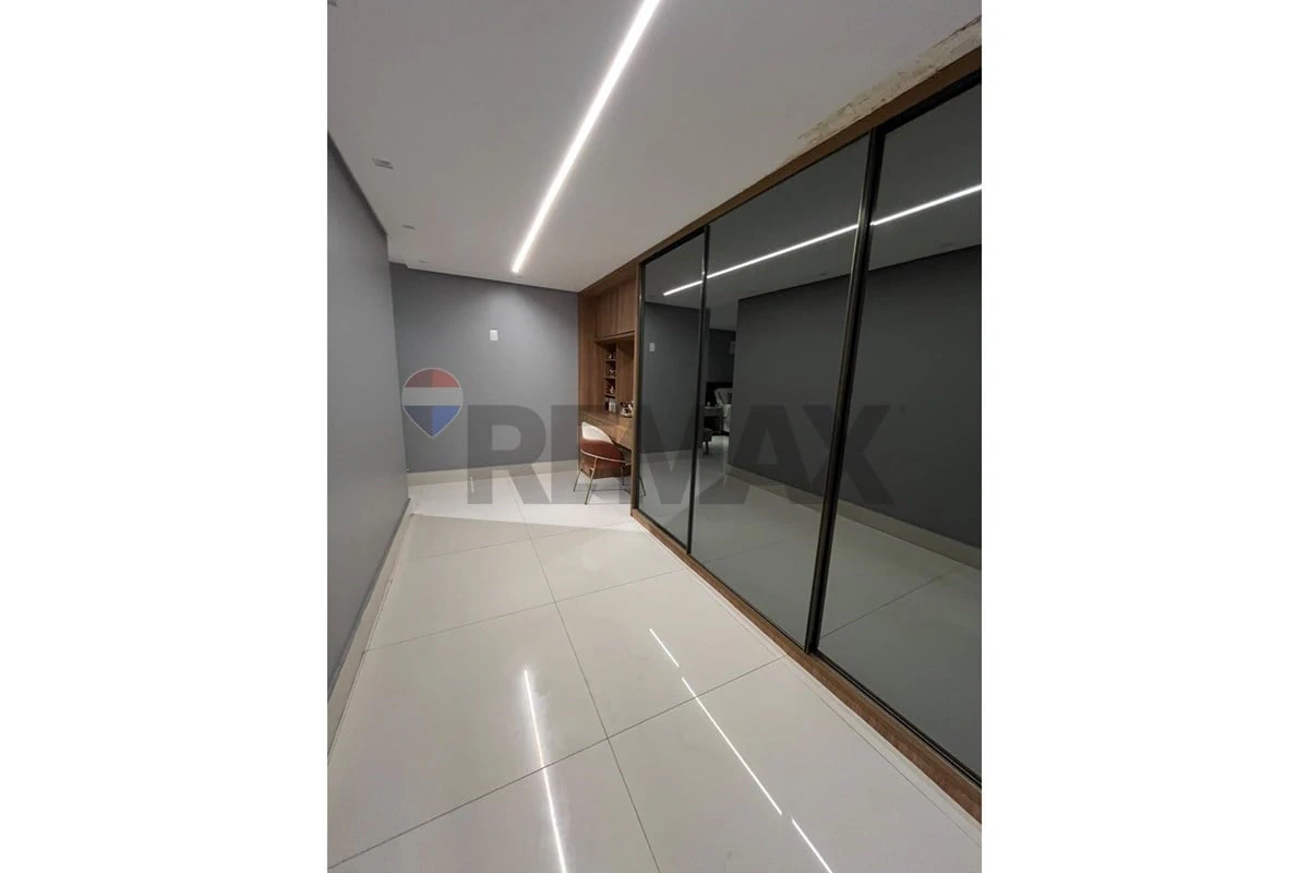 Private pool in a 4-bedroom house, 436 m² — photo 15