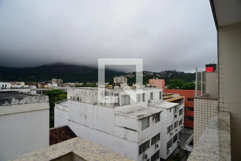 Furnished apartment, 300 m², with a glass-enclosed balcony — photo 37
