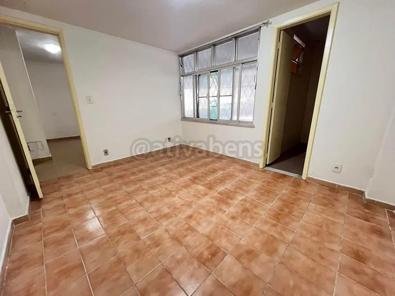 Unfurnished apartment with a separate kitchen and 1 bedroom — photo 14