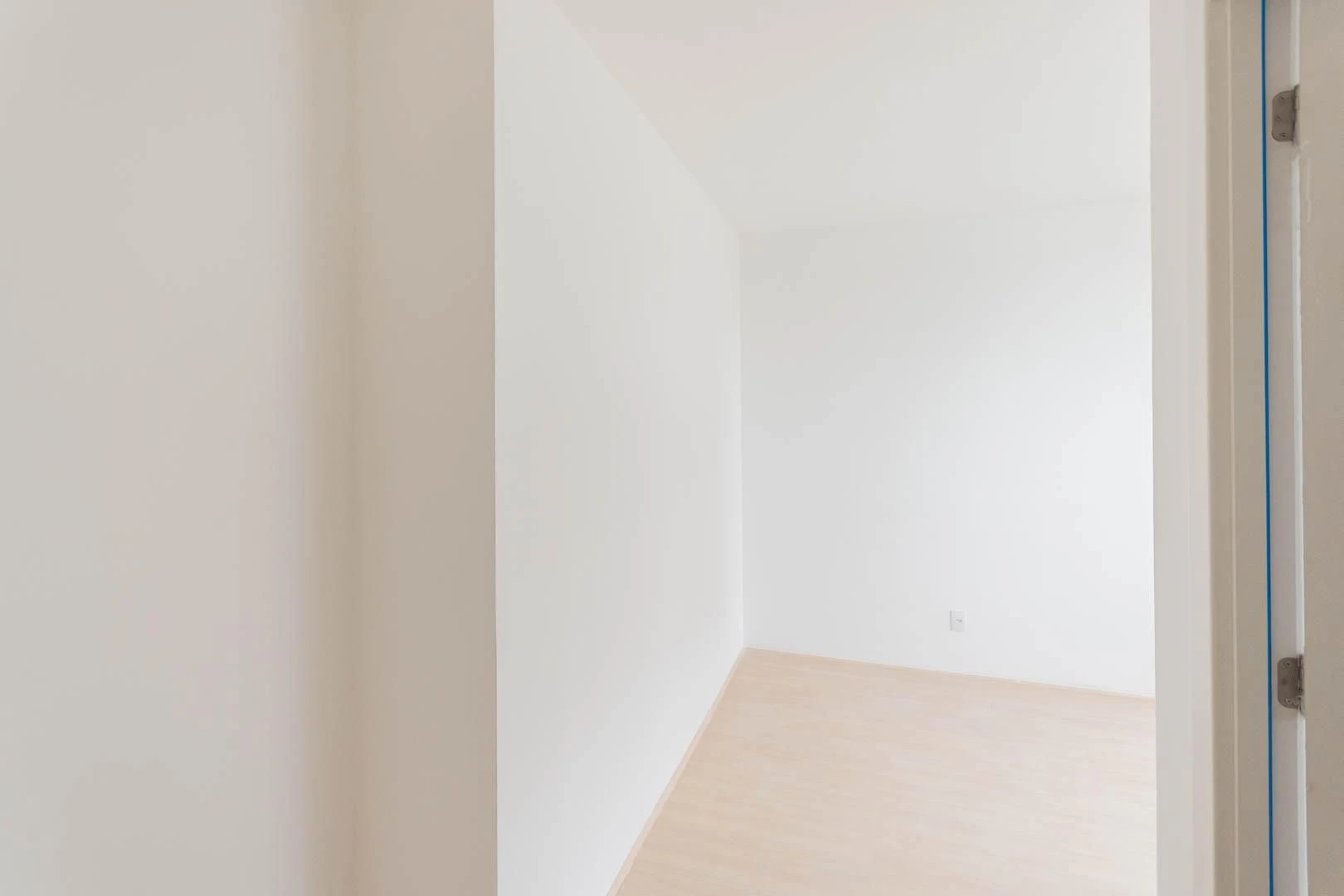 2-bedroom apartment with a suite and a glass balcony — photo 5