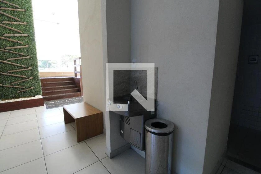 Furnished studio, 28 m², with a glass-enclosed balcony — photo 11