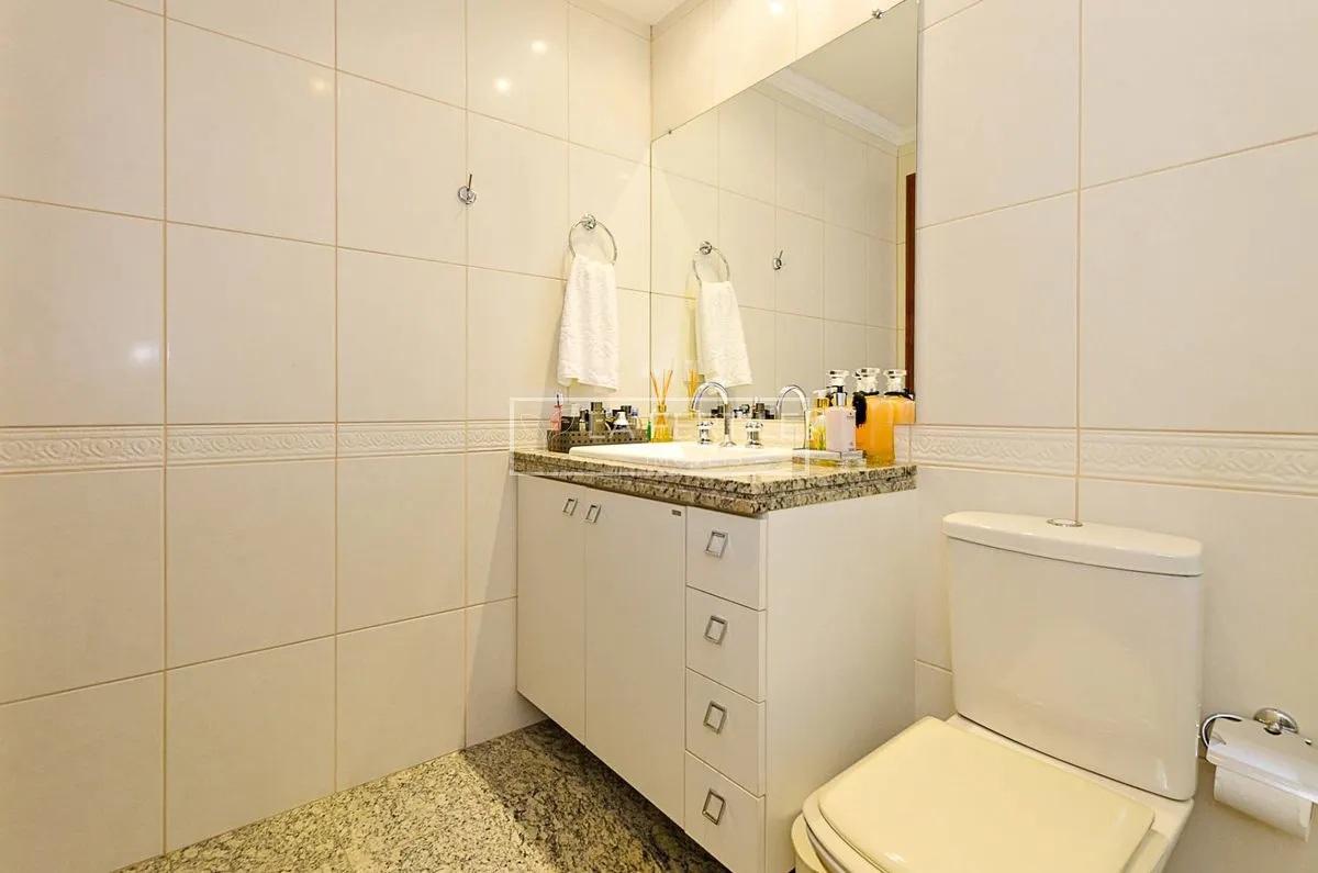 Apartamento mobiliado de 3 quartos e 3 banheiros com 149 m² — photo 38