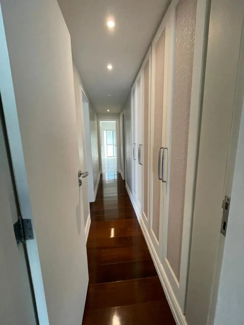 195 m² apartment with 3 bedrooms and glassed balcony — photo 13
