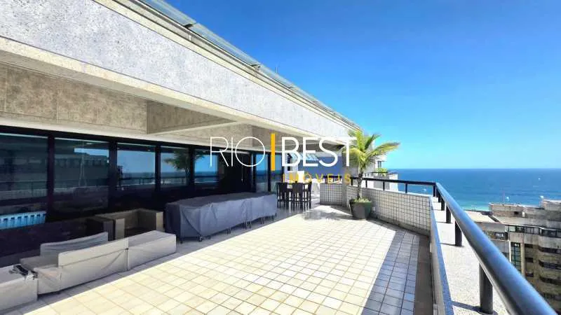 Apartamento mobiliado com 4 quartos e 5 banheiros