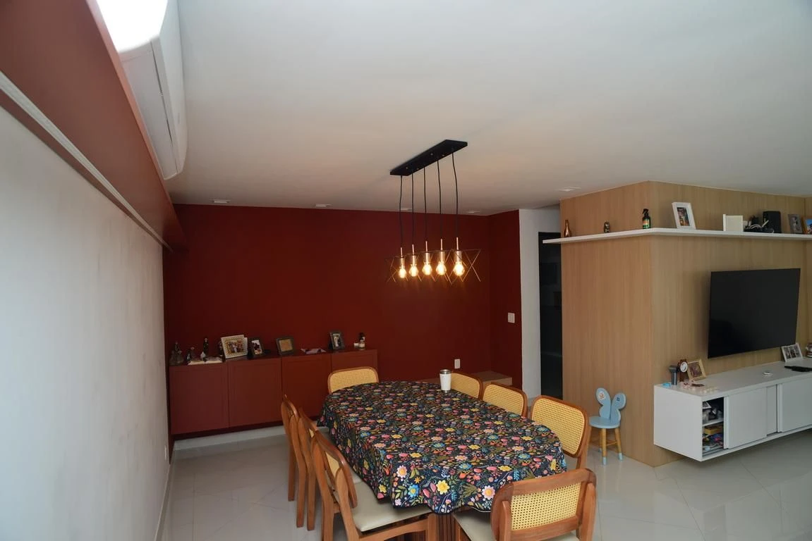 260 m² house with floor-to-ceiling windows and a jacuzzi — photo 12