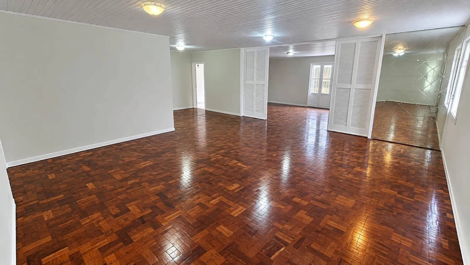 Casa de 4 dormitorios, 2 con baño propio, 220 m², Curitiba — photo 6