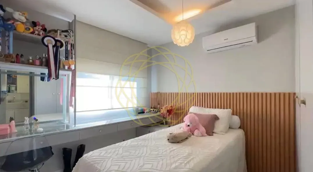 Duplex penthouse with 3 bedrooms and open-plan kitchen, 187 m² — photo 23