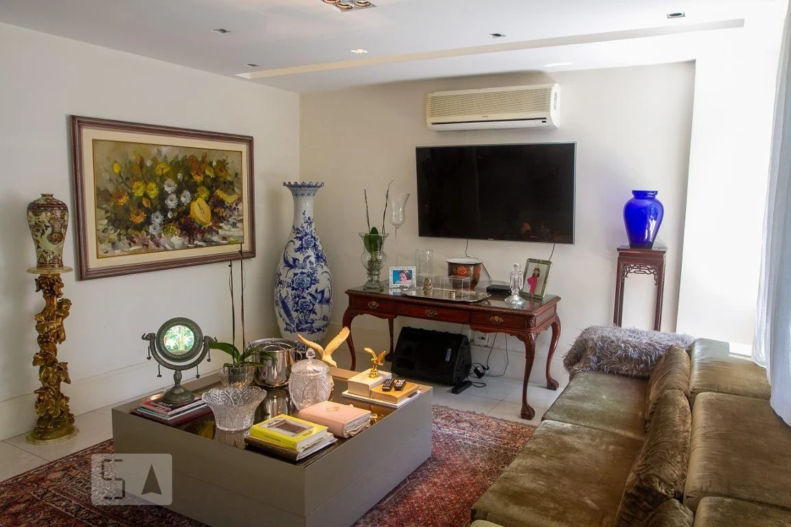 Furnished apartment with 3 bedrooms and 148 m² — photo 11
