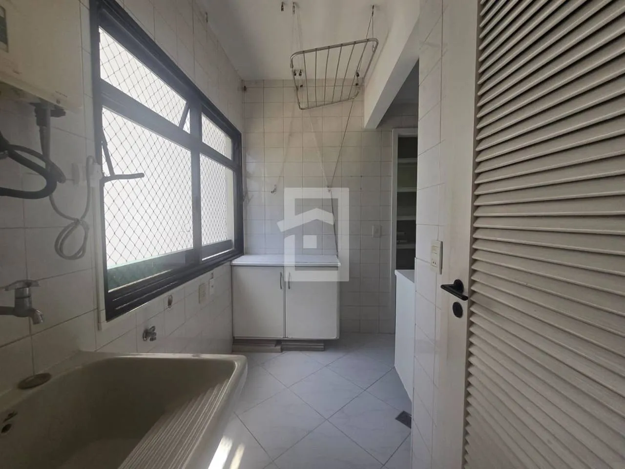 Home office in a 3-bedroom apartment, 105 m² — photo 51