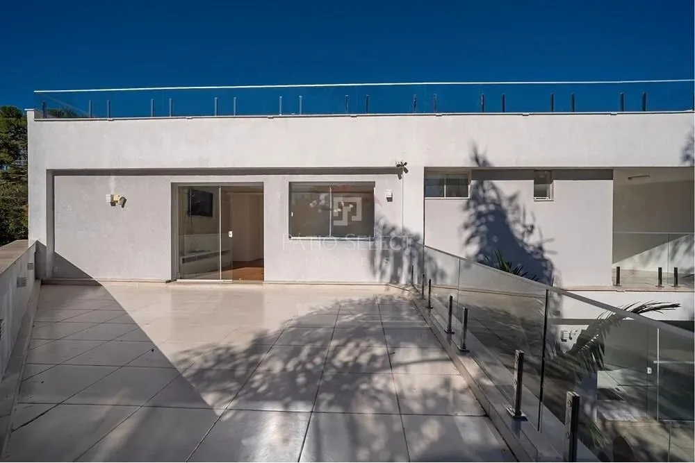 House with 3 en-suite bedrooms and 6 bathrooms — photo 14