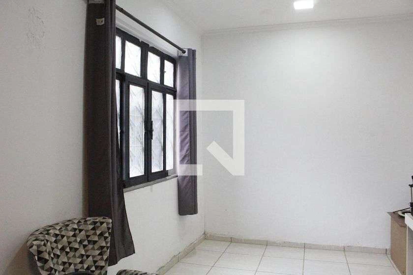 Furnished 225 m² house with 3 bedrooms and 8 parking spots — photo 13