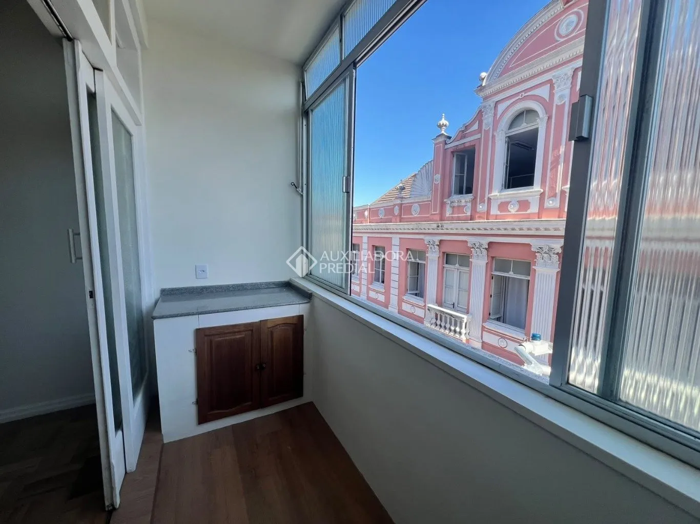 2-bedroom apartment with 2 bathrooms and 59 m² — photo 24