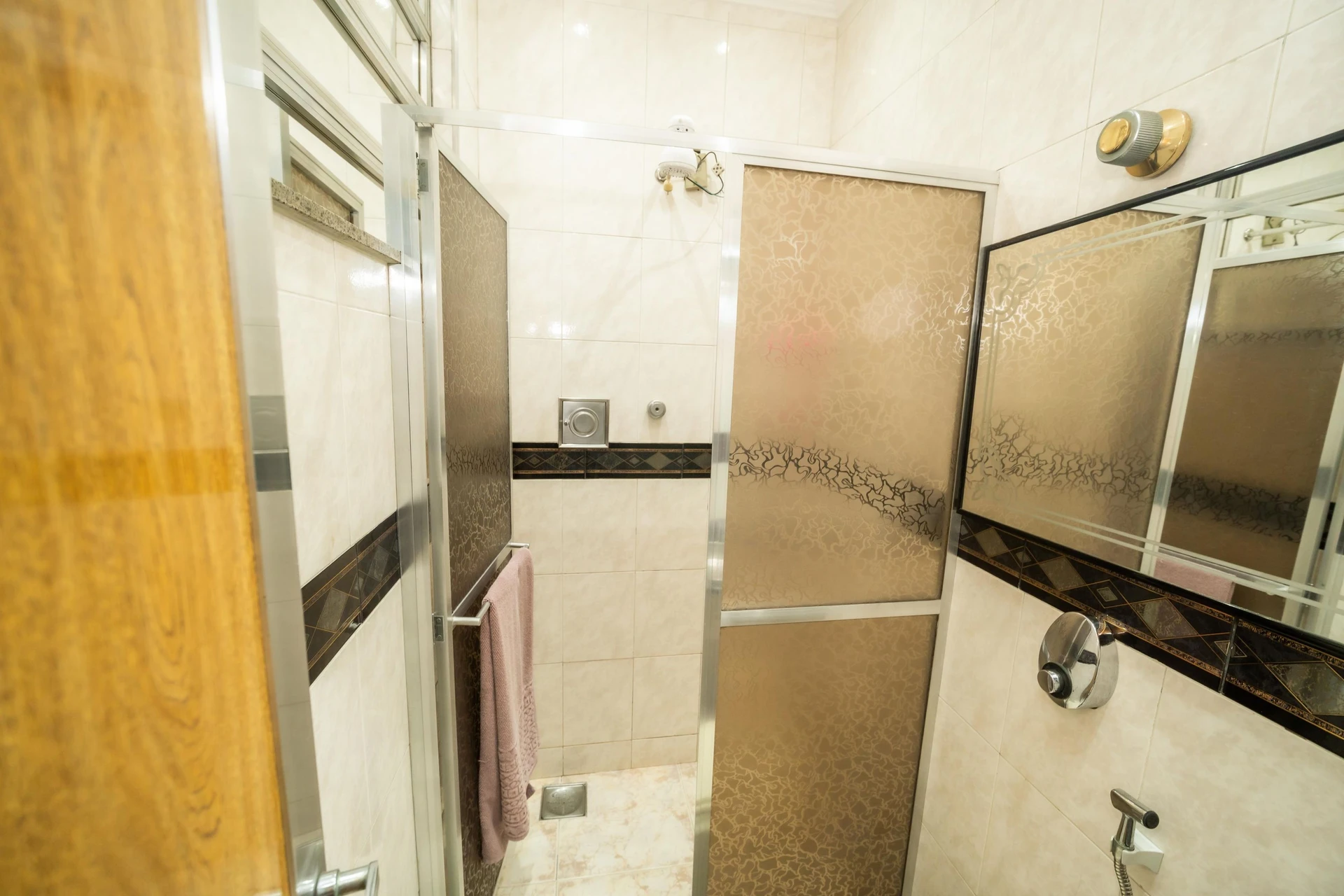 Furnished house, 449 m², with a jacuzzi — photo 127