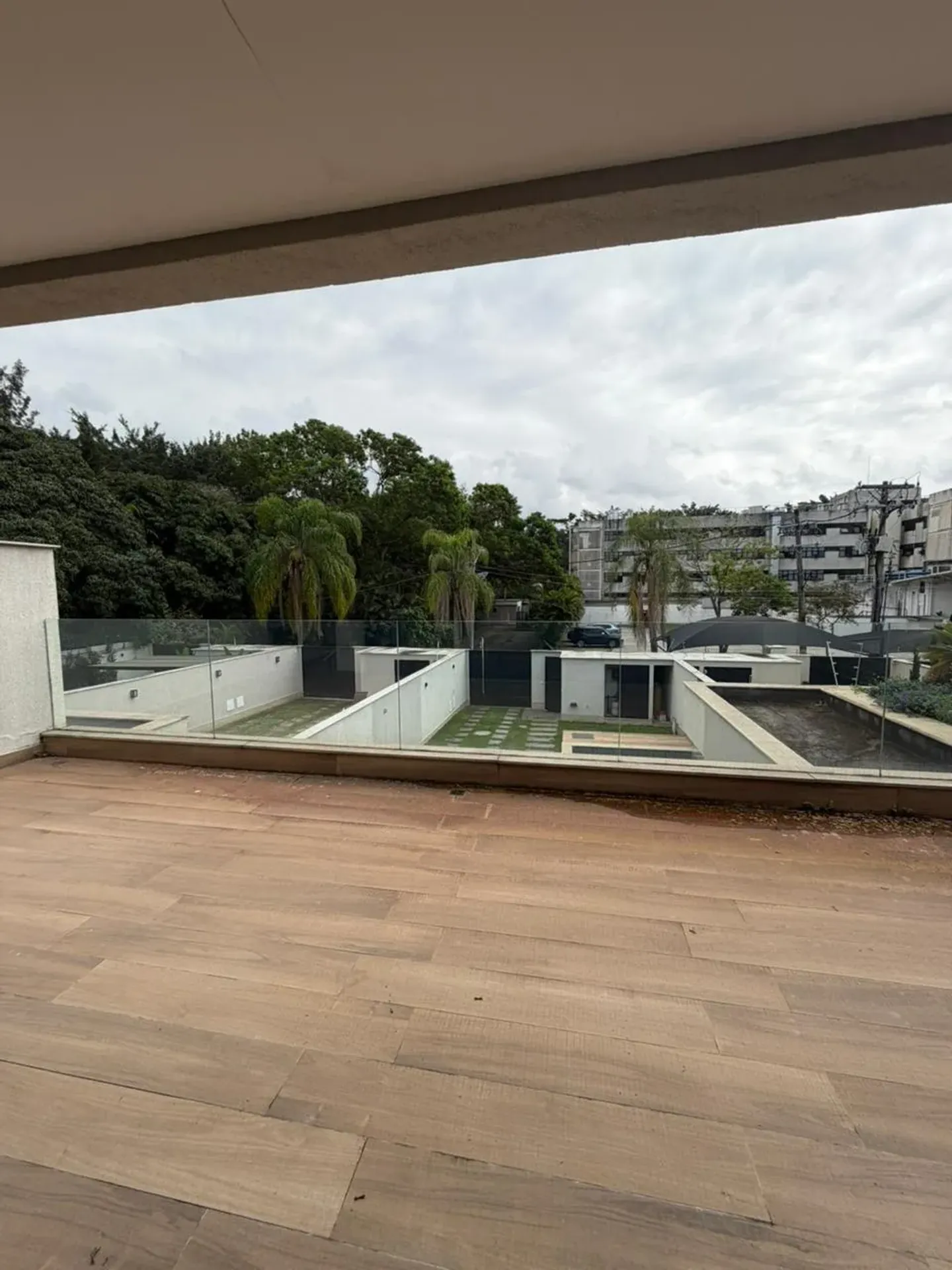450 m² house with 4 bedrooms and an open-plan kitchen — photo 22