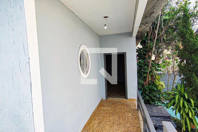 Duplex rental house with 6 bedrooms and 600 m² — photo 40