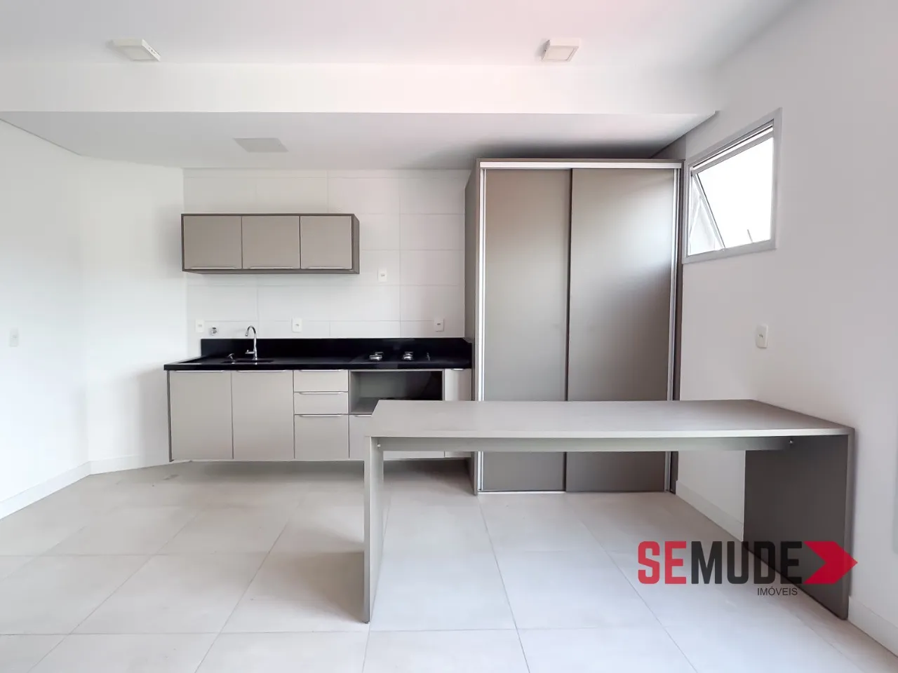 Home office in a one-bedroom apartment, 31 m² — photo 13