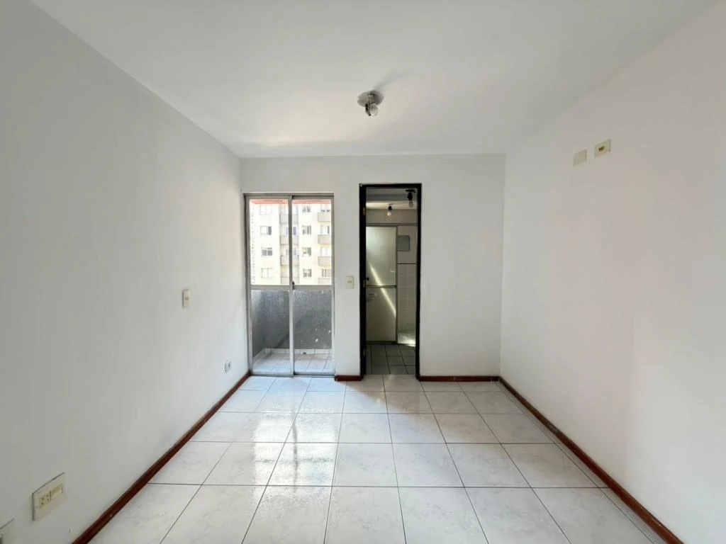32 m² kitnet with combined living/bed area and 1 bathroom