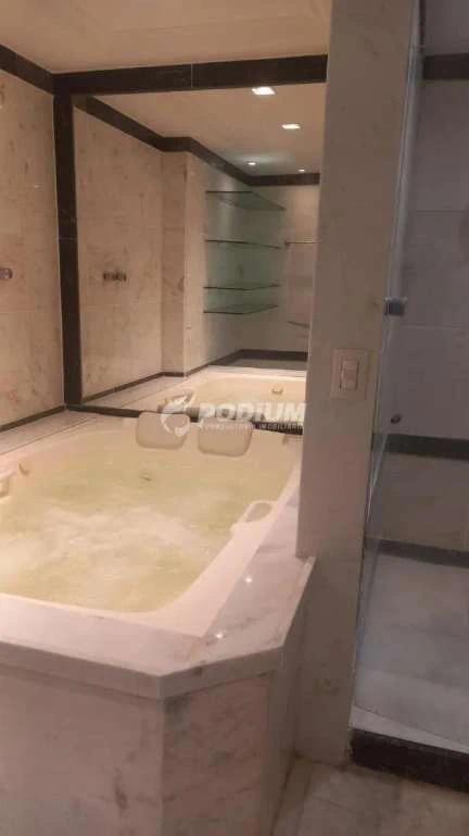 4-bedroom 315 m² apartment with separate kitchen — photo 14