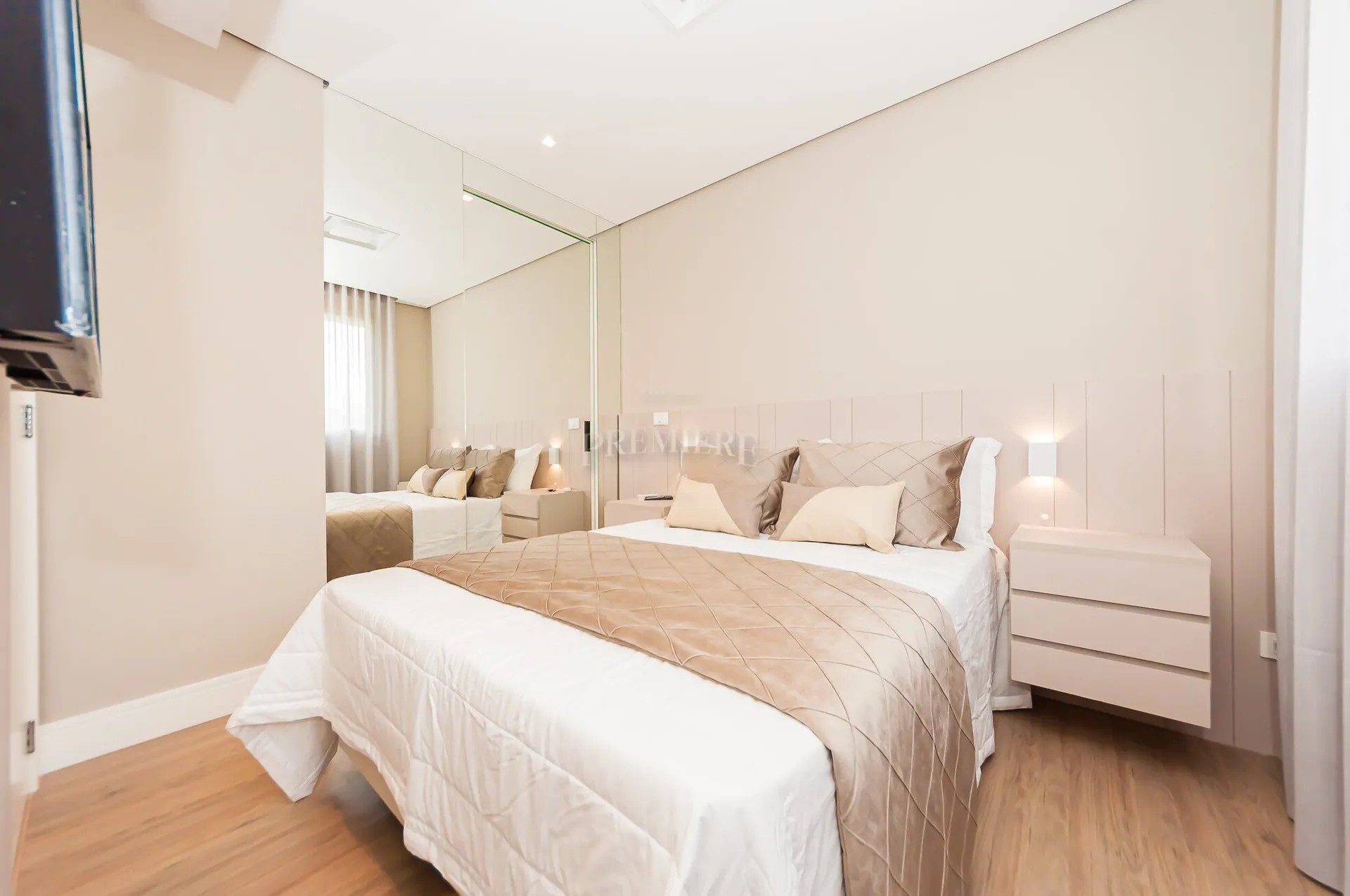Furnished 1-bedroom apartment with an open-plan kitchen — photo 10
