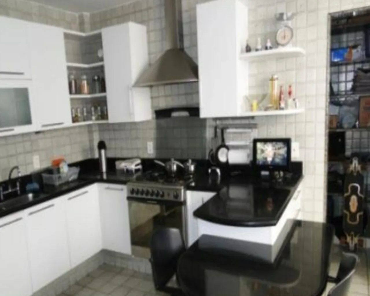Apartamento mobiliado com 4 quartos e 5 banheiros — photo 16
