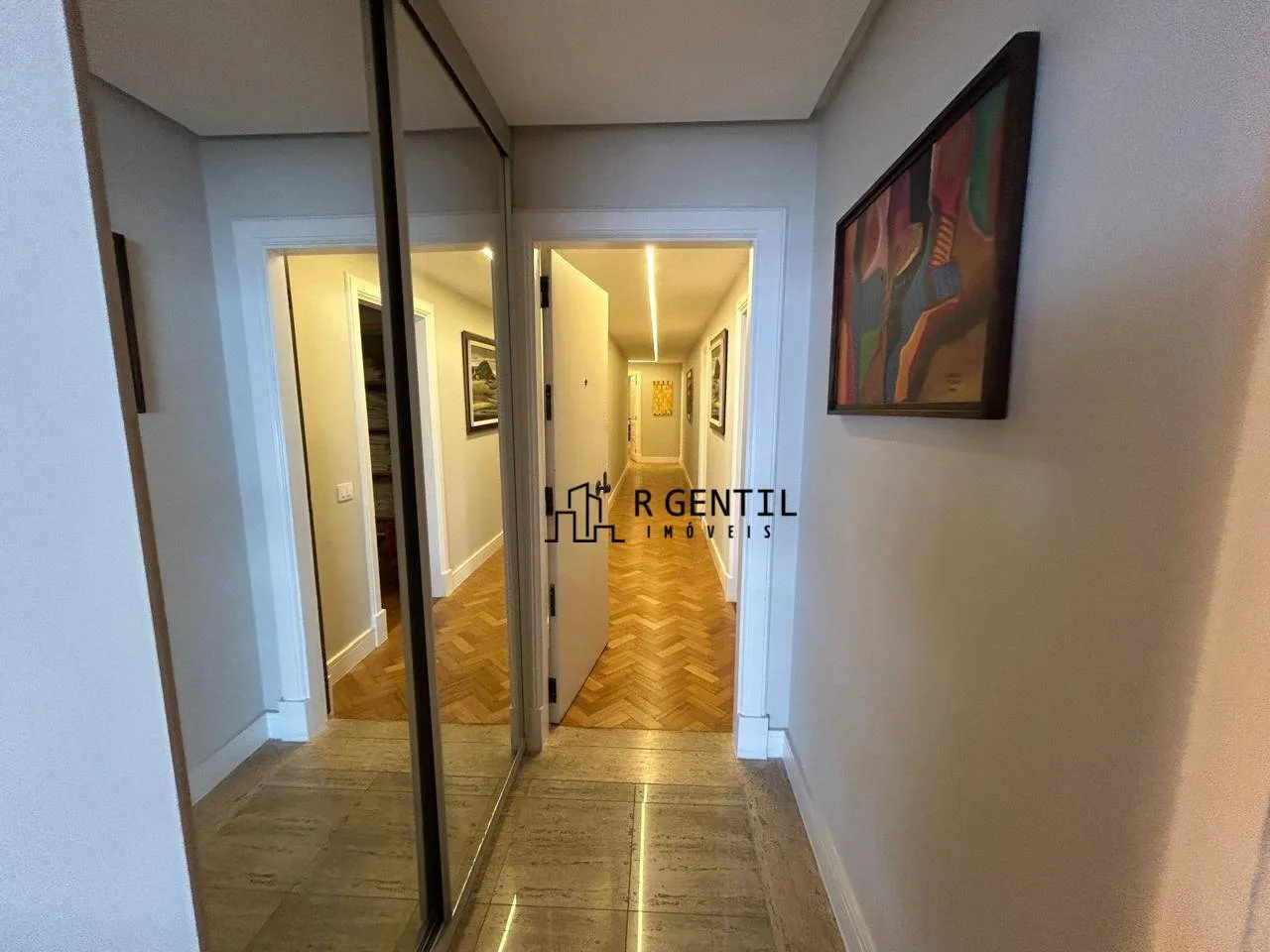 430 m² apartment with 4 bedrooms and 5 bathrooms — photo 14