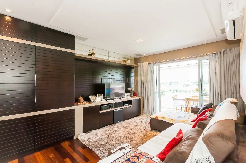 Furnished 158 m² apartment with 3 bedrooms and 5 bathrooms — photo 7