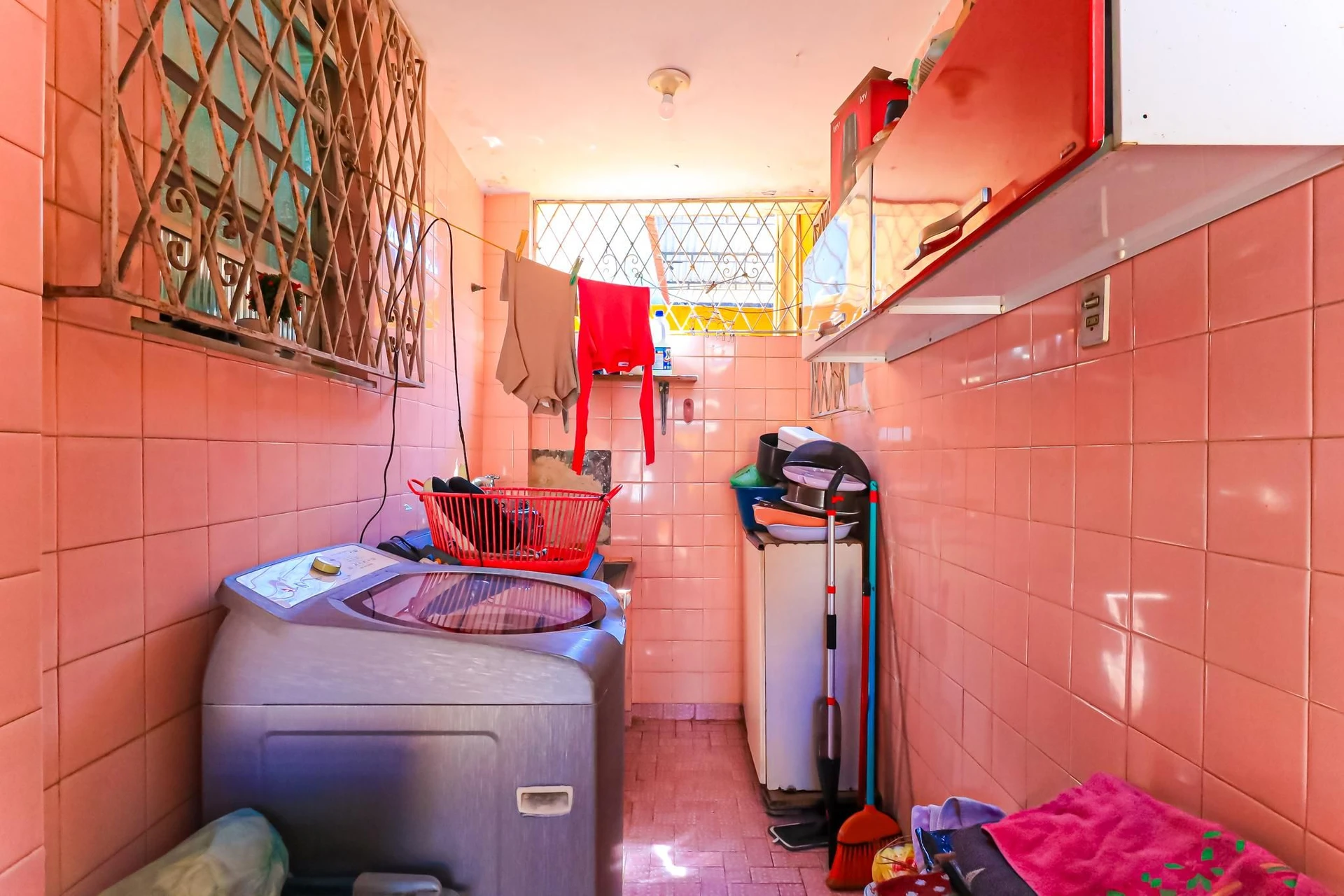 House, 200 m², with a washing machine — photo 5