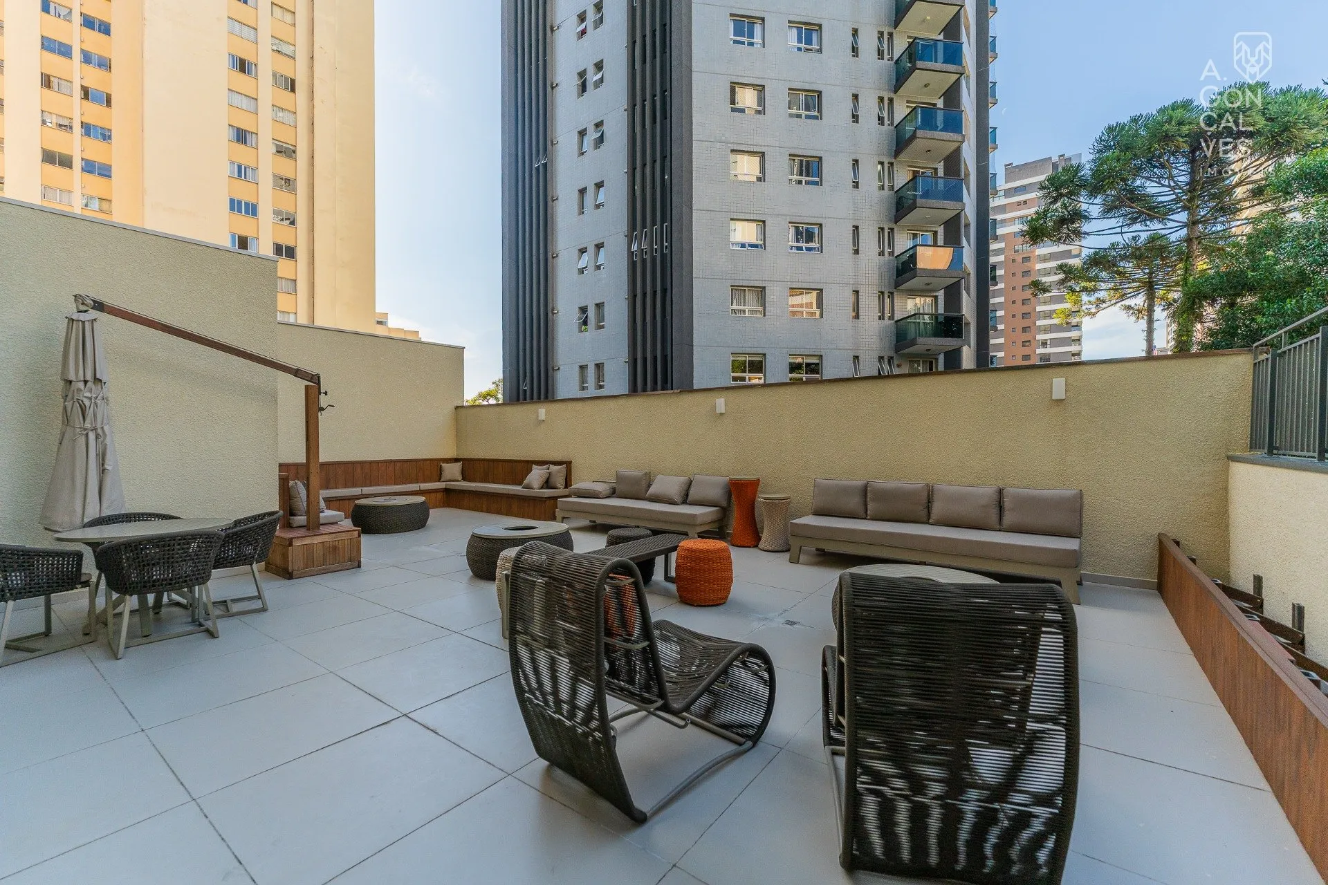 4-bedroom apartment with balcony and 3 parking spaces — photo 38